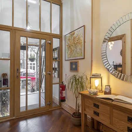 בית הארחה Melrose אמבלסייד